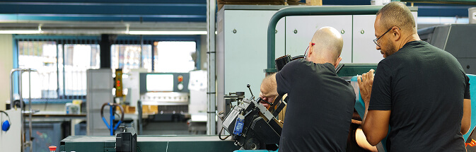 Etiquettes adhesives echenillage